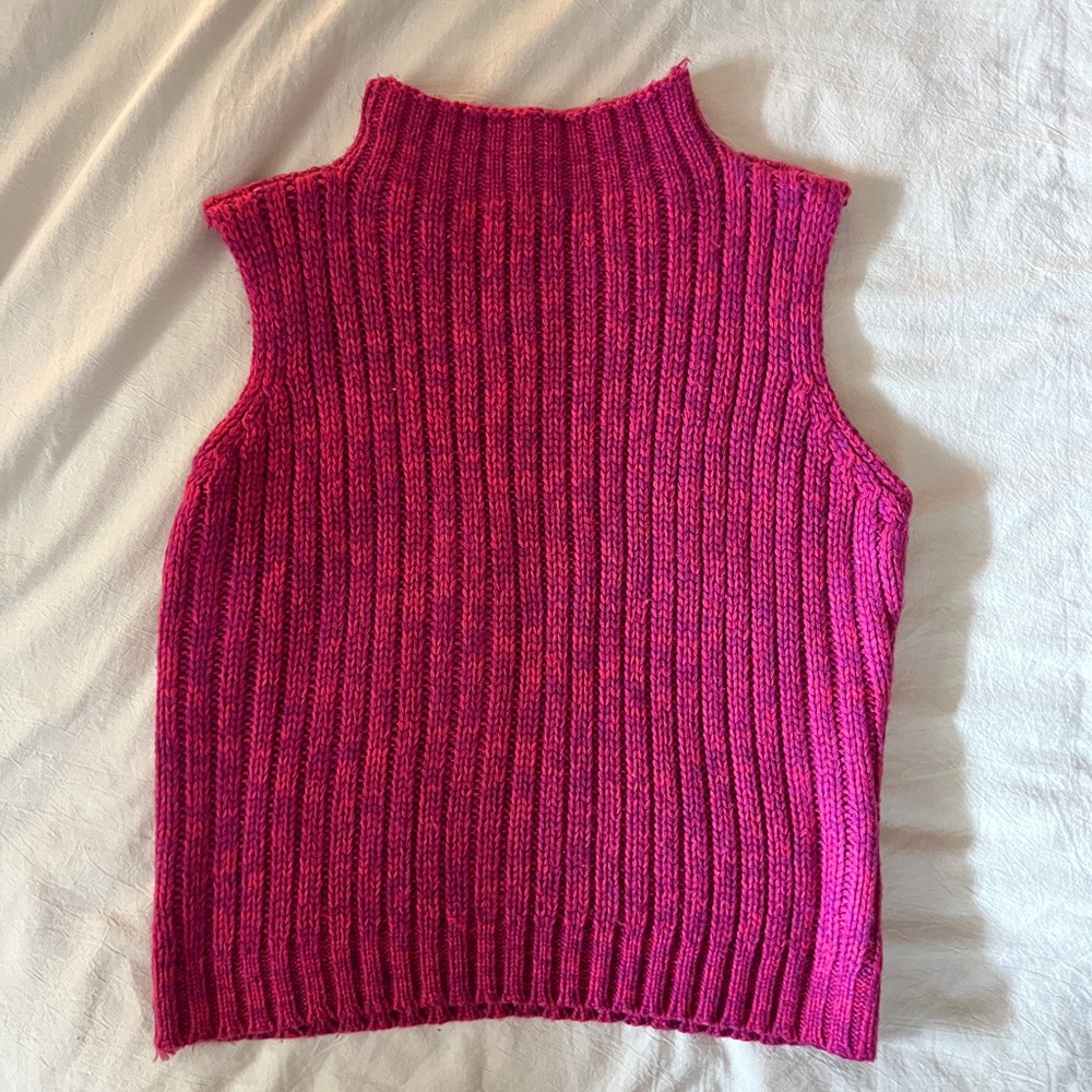 Ribbed Sleeveless Mock Neck Sweater Vest - Hot Pink